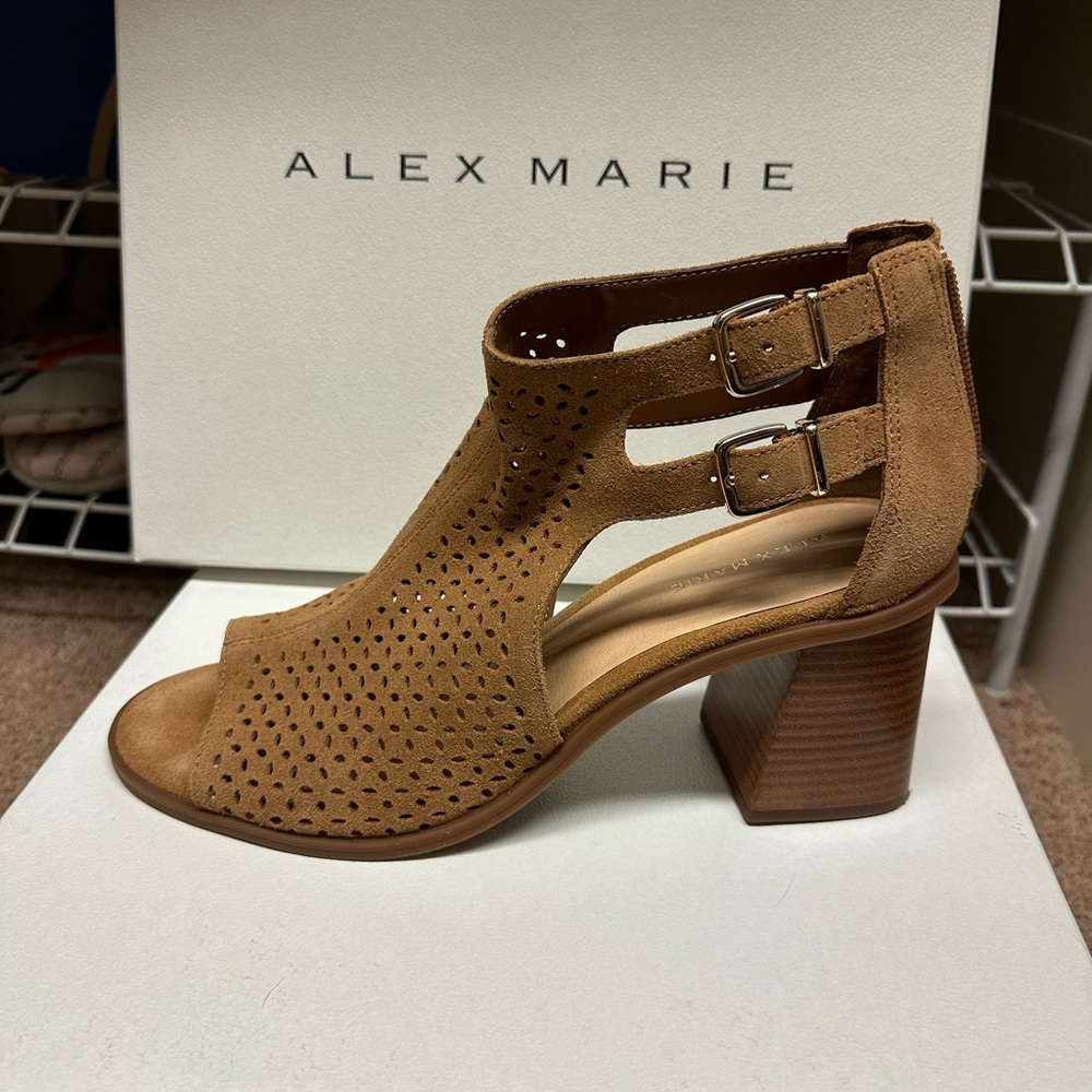 Alex Marie sandals women’s size 10 EUC